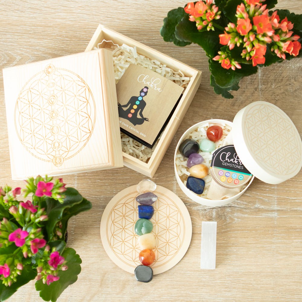 CHAKRA GEMSTONE CRYSTAL GIFT SET
