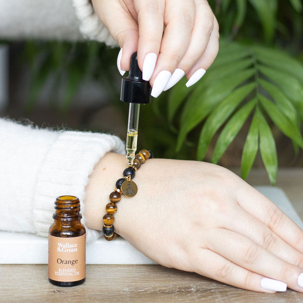 CONFIDENCE TIGER'S EYE CRYSTAL ESSENTIAL OIL BRACELET