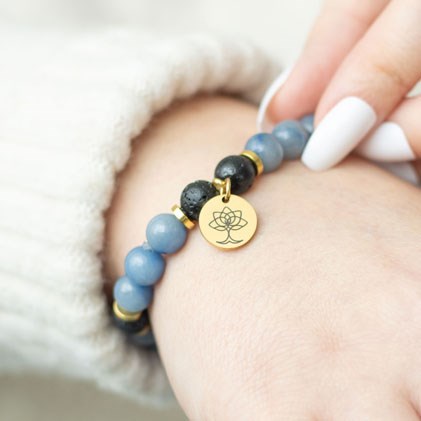 INNER PEACE BLUE LACE AGATE CRYSTAL ESSENTIAL OIL BRACELET