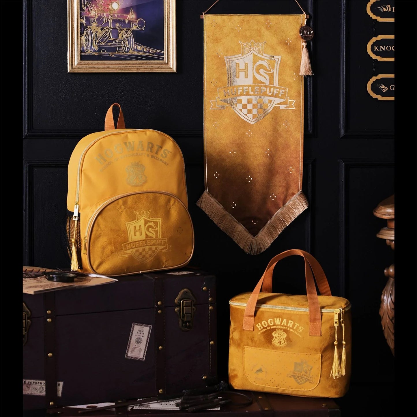 HARRY POTTER ALUMNI LUNCH BAG HUFFLEPUFF