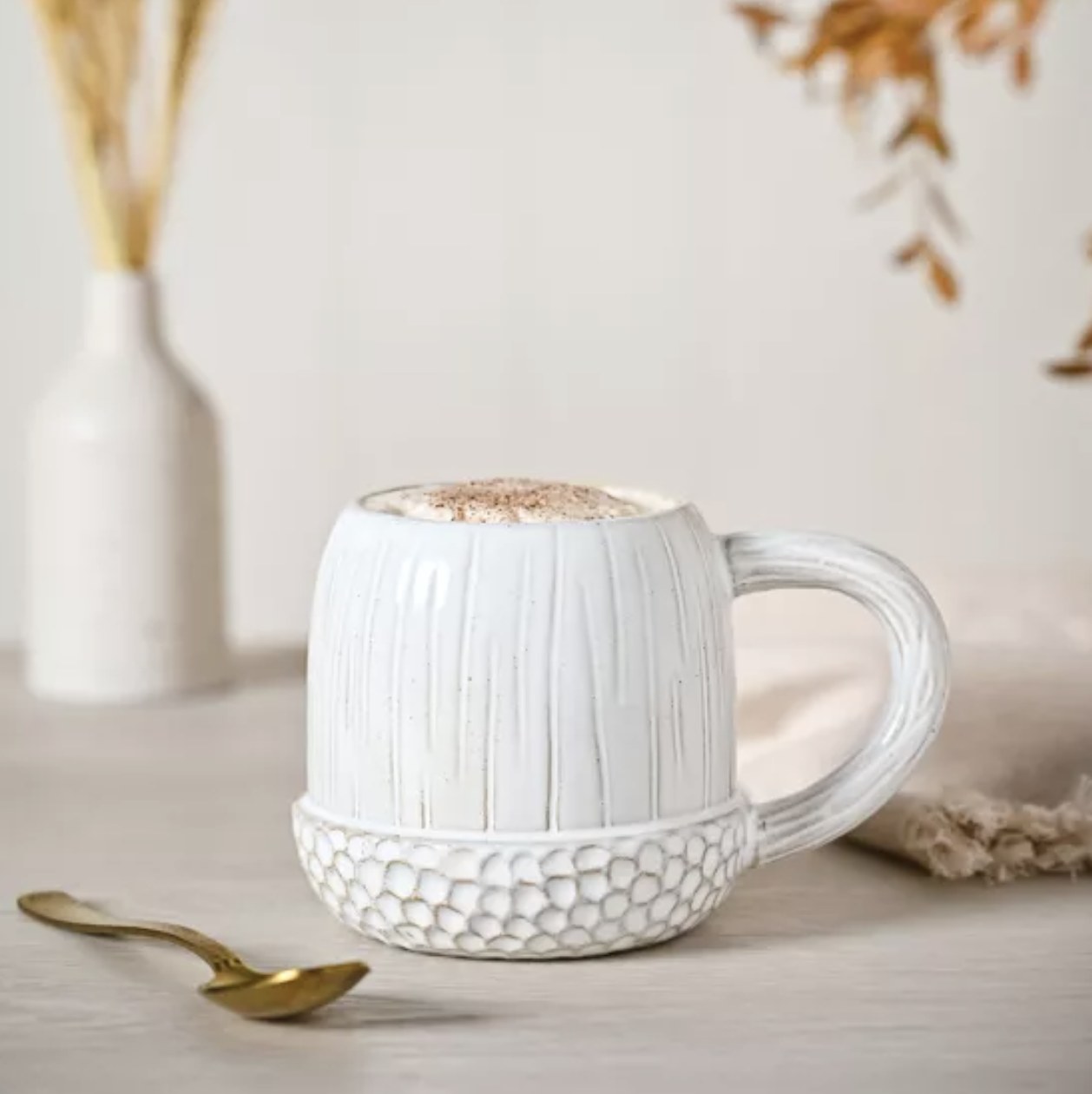 COUNTRY LIVING ACORN MUG