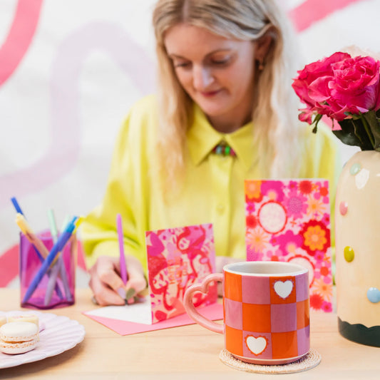 RASPBERRY BLOSSOM CHEQUER & HEART MUG