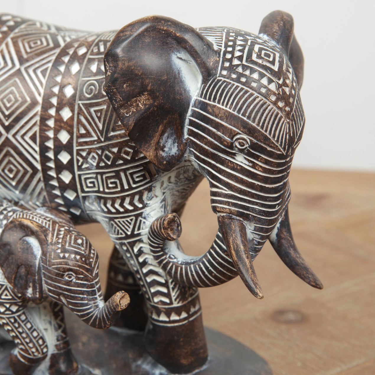 AZTEC PATTERNED ELEPHANT AND BABY FIGURINE
